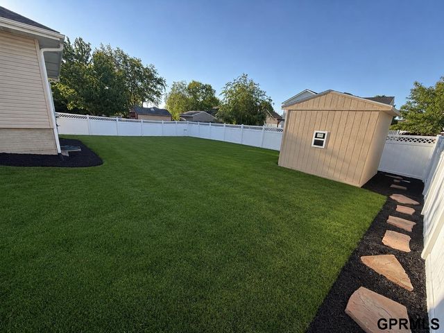 8631 Lavender Circle, Lincoln, NE 68505