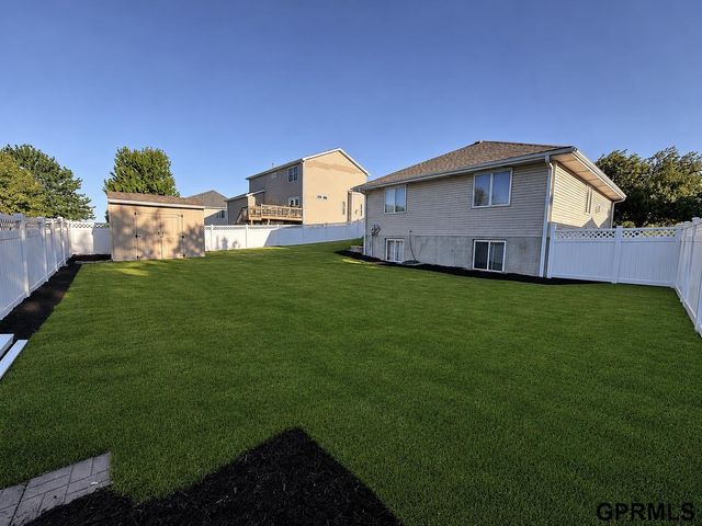 8631 Lavender Circle, Lincoln, NE 68505