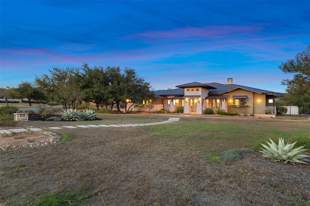 8701 Bellancia DR, Austin, TX 78738