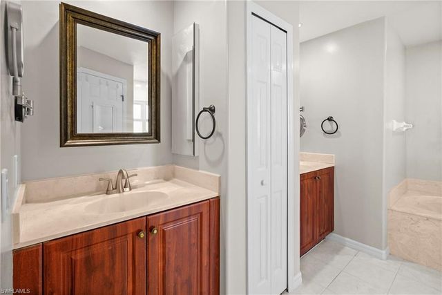 3042 3rd PL, Cape Coral, FL 33993