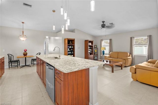 3042 3rd PL, Cape Coral, FL 33993