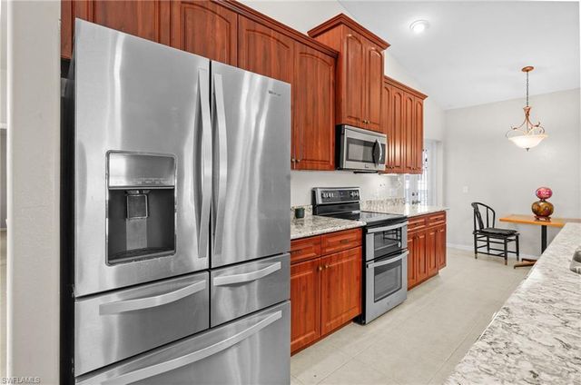 3042 3rd PL, Cape Coral, FL 33993