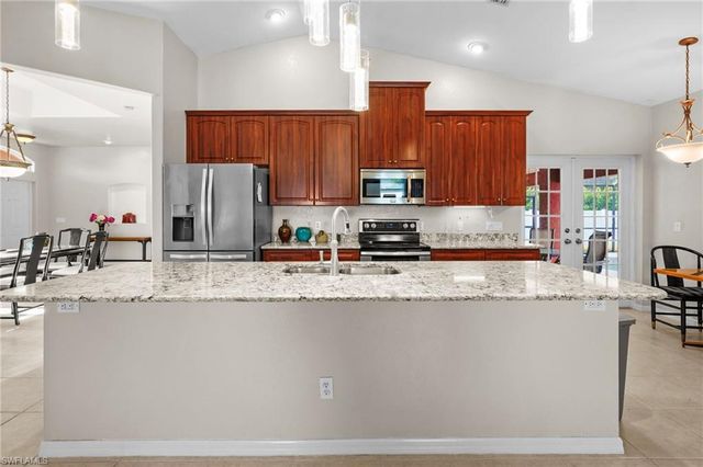 3042 3rd PL, Cape Coral, FL 33993