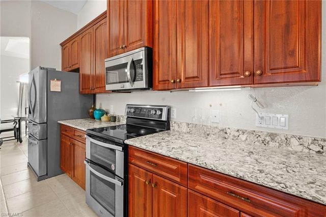 3042 3rd PL, Cape Coral, FL 33993