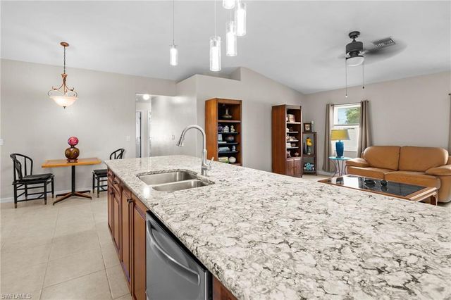 3042 3rd PL, Cape Coral, FL 33993
