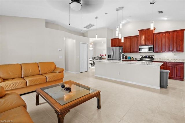 3042 3rd PL, Cape Coral, FL 33993