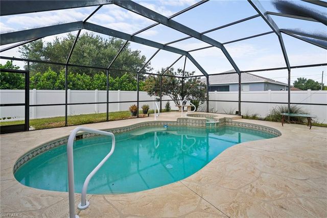 3042 3rd PL, Cape Coral, FL 33993