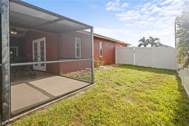 3042 3rd PL, Cape Coral, FL 33993