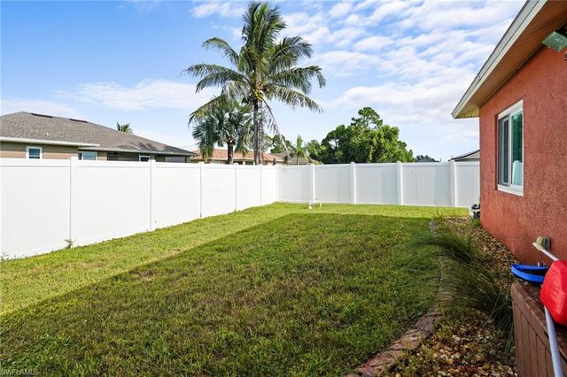3042 3rd PL, Cape Coral, FL 33993