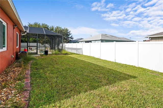 3042 3rd PL, Cape Coral, FL 33993