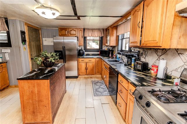 601 E Washington Ave, Connellsville, PA 15425