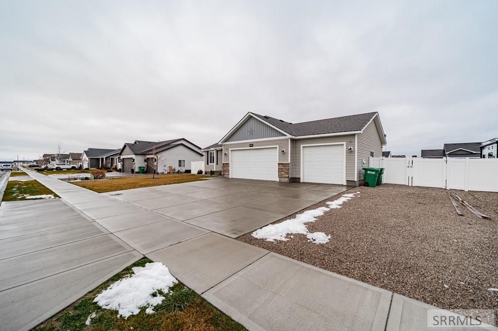 Image 2 of property listing at 4307 E Marlin Avenue, Idaho Falls, ID 83401