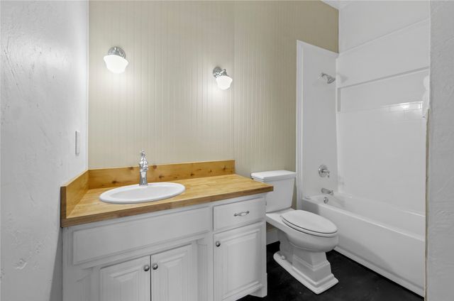 396 Ranchview Court, Bowie, TX 76230