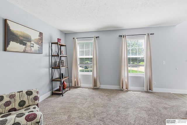 16102 S Street, Omaha, NE 68135
