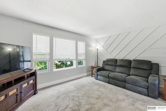 16102 S Street, Omaha, NE 68135