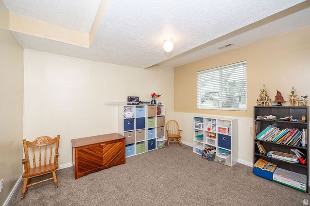 587 E EASTPOINTE CIR, North Salt Lake, UT 84054