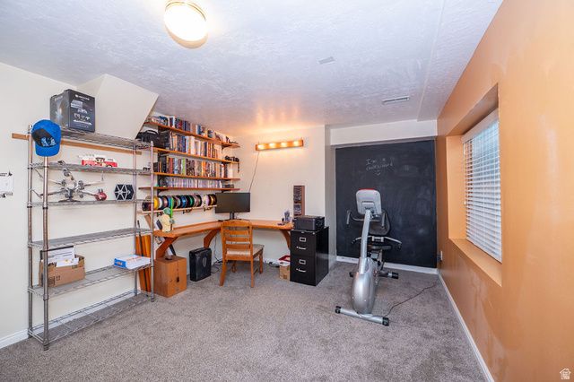 587 E EASTPOINTE CIR, North Salt Lake, UT 84054