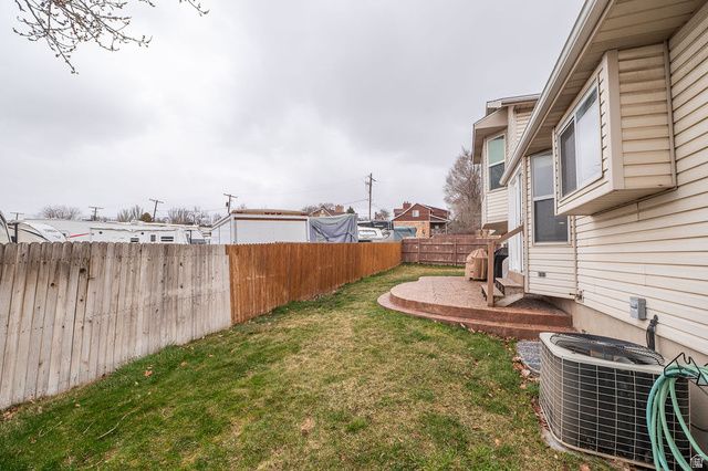 587 E EASTPOINTE CIR, North Salt Lake, UT 84054