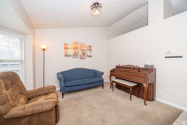 587 E EASTPOINTE CIR, North Salt Lake, UT 84054