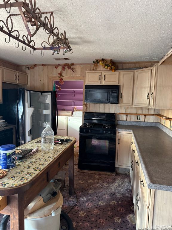 888 S US HIGHWAY 281, Pleasanton, TX 78064