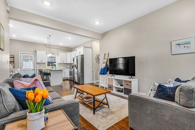 1 Conn Street 1, Woburn, MA 01801