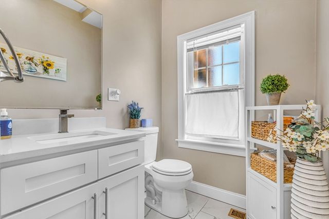 1 Conn Street 1, Woburn, MA 01801