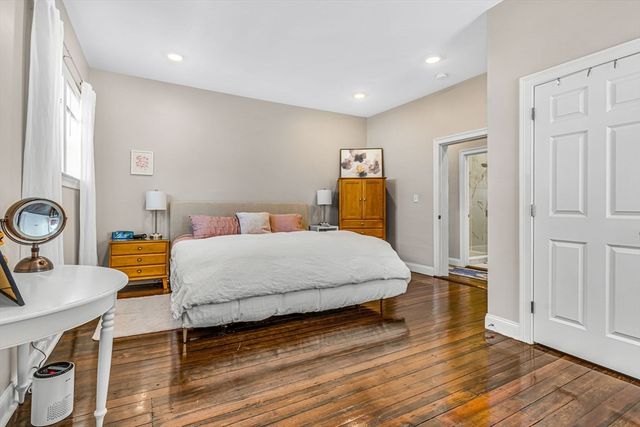1 Conn Street 1, Woburn, MA 01801