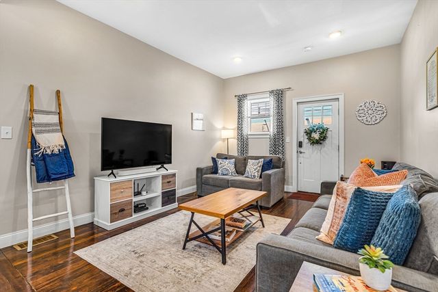 1 Conn Street 1, Woburn, MA 01801