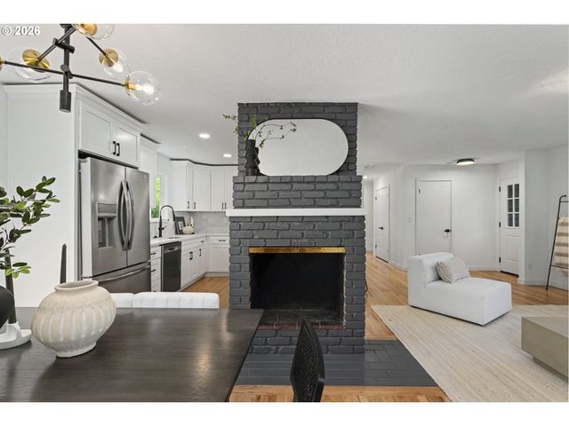 6054 CARMAN Dr, Lake Oswego, OR 97035