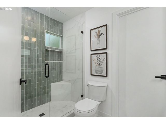 6054 CARMAN Dr, Lake Oswego, OR 97035