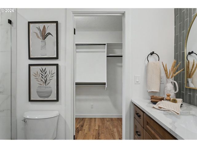 6054 CARMAN Dr, Lake Oswego, OR 97035