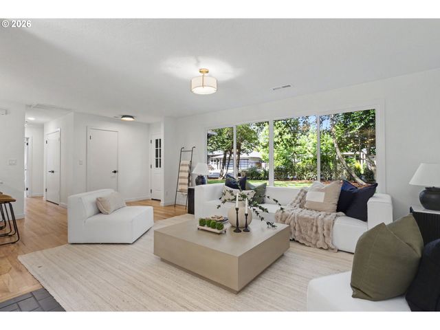 6054 CARMAN Dr, Lake Oswego, OR 97035