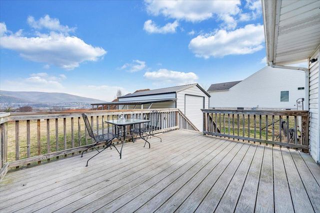 1541 Penley BLVD, Salem, VA 24153