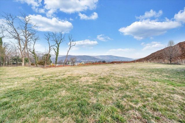 1541 Penley BLVD, Salem, VA 24153