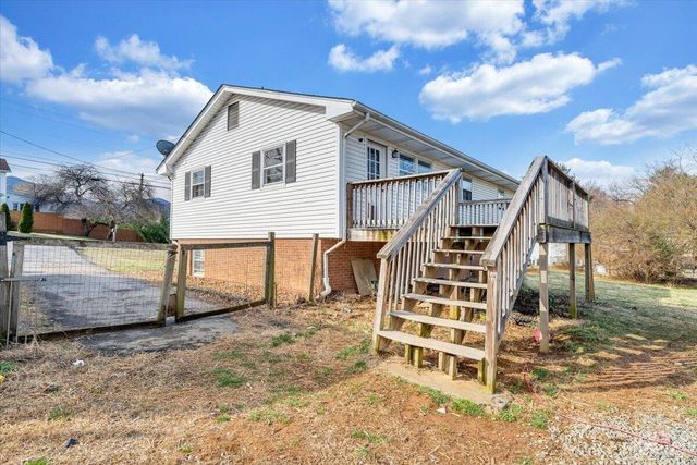 1541 Penley BLVD, Salem, VA 24153