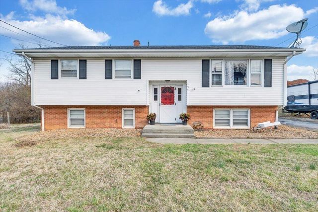 1541 Penley BLVD, Salem, VA 24153