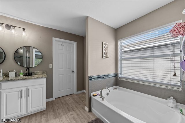 8935 Falcon Pointe LOOP, Fort Myers, FL 33912