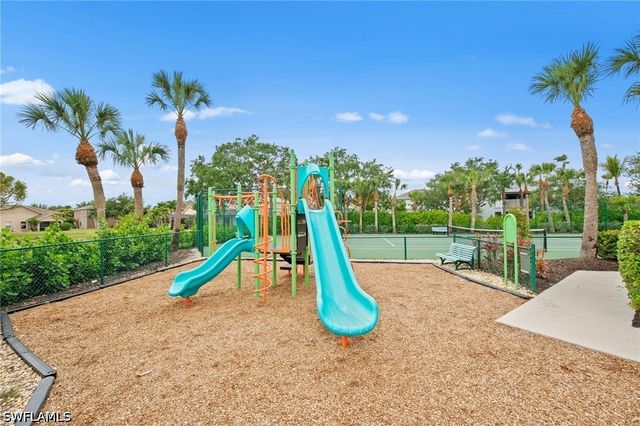 8935 Falcon Pointe LOOP, Fort Myers, FL 33912