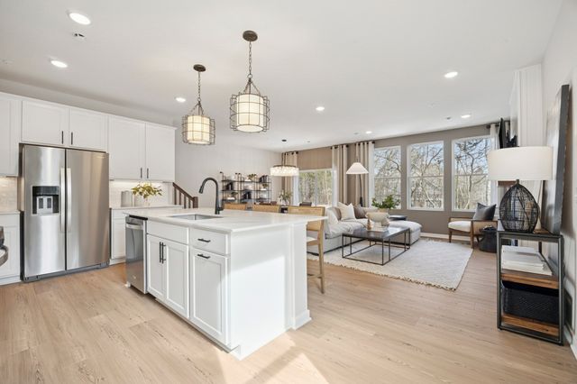29 Emerald Run 17, Shrewsbury, MA 01545
