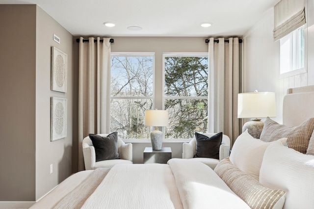 29 Emerald Run 17, Shrewsbury, MA 01545