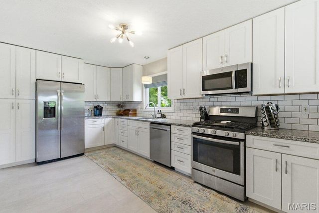 1255 Jade Wind Circle, Ballwin, MO 63011