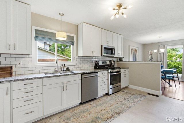 1255 Jade Wind Circle, Ballwin, MO 63011