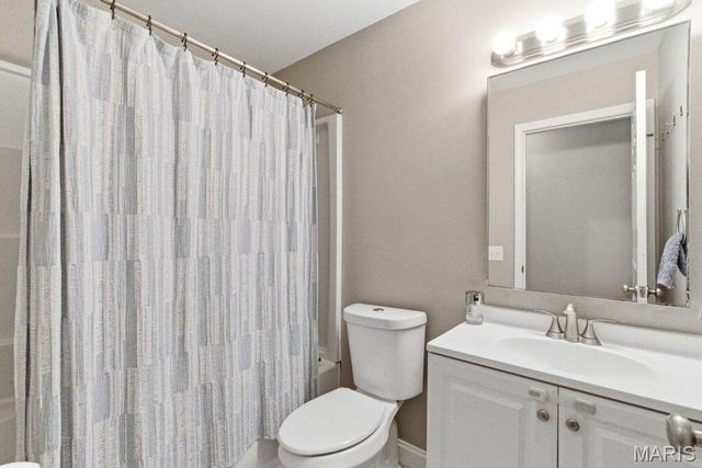 1255 Jade Wind Circle, Ballwin, MO 63011