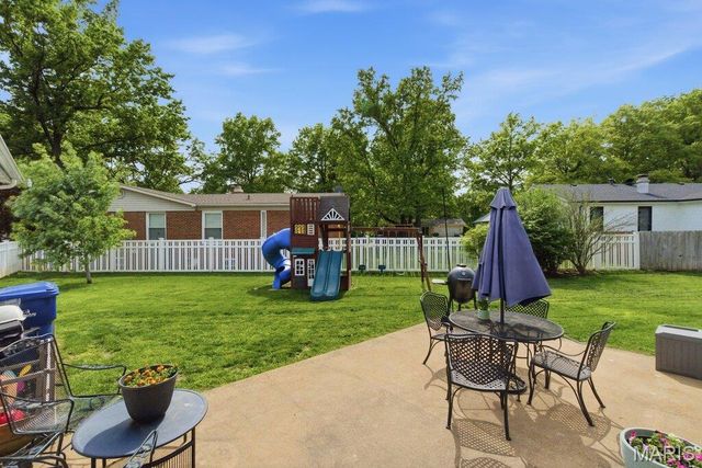 1255 Jade Wind Circle, Ballwin, MO 63011