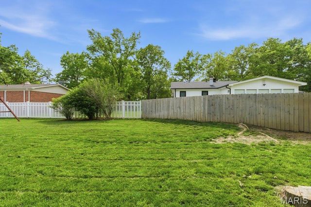 1255 Jade Wind Circle, Ballwin, MO 63011