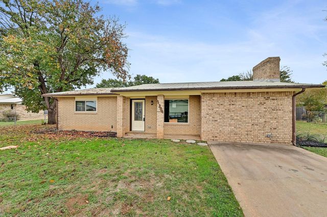 1304 E LUCE ST, Llano, TX 78643