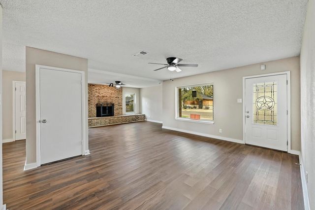 1304 E LUCE ST, Llano, TX 78643