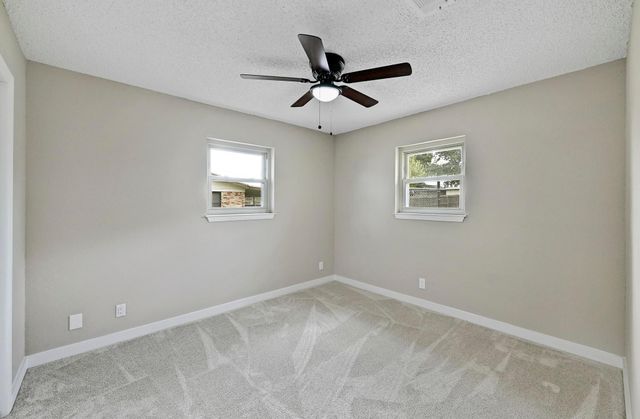 1304 E LUCE ST, Llano, TX 78643