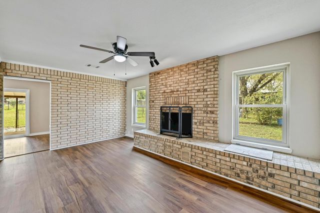 1304 E LUCE ST, Llano, TX 78643