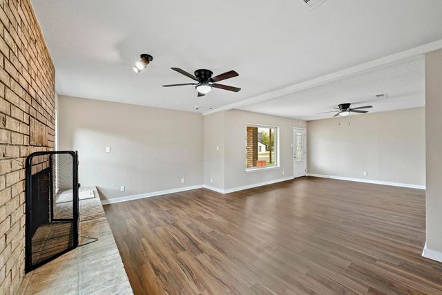 1304 E LUCE ST, Llano, TX 78643